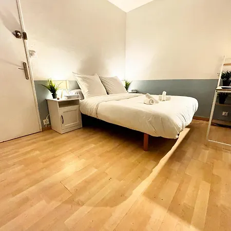 Alloggio in famiglia Privee Chez Particulier - Parking & Tv - Tram L3 - Wifi *