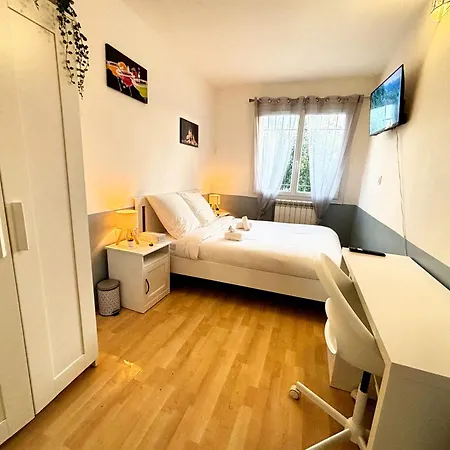 Premium Parking & Tv - Tram L3 - Wifi Kwatera prywatna